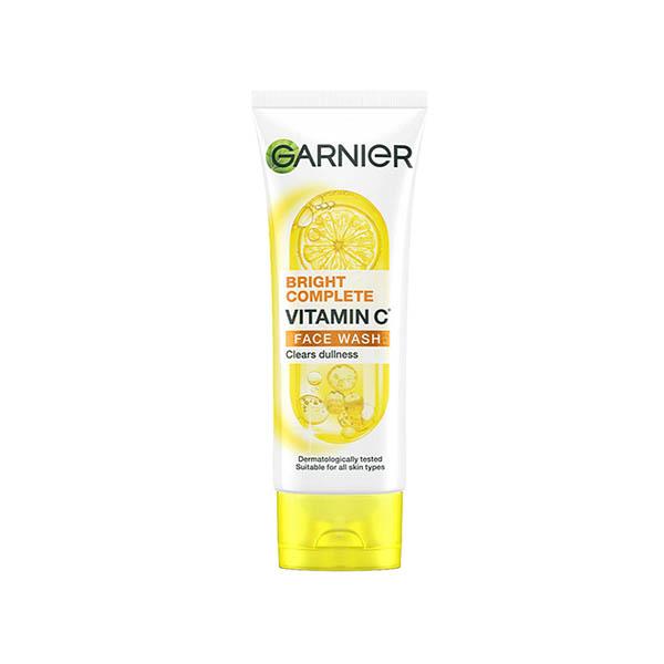 Netmeds | Garnier Foam Bright Complete Vitamin C + Lemon Clears Dullness Facewash 100gm