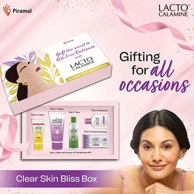 Lacto Calamine Gift Box, Face Wash, Face Lotion, Sunscreen, Facial Wipes, Toner, Oil Free Radiance 850 gm - Makeup Kits & Sets