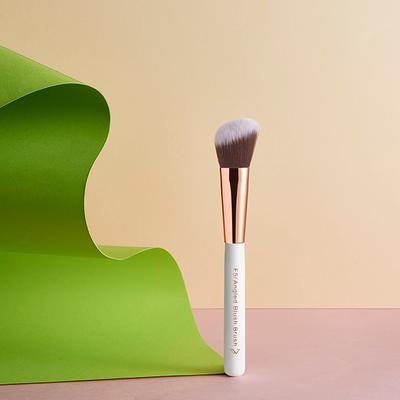 Pigment Play Angled Blush Brush 1's - Blush Brush