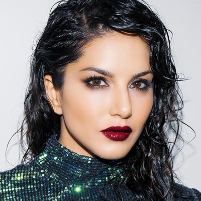 Star Struck by Sunny Leone Midnight Twinkle Lip Kit Lip Gloss and Lip Liner 2's - Lip Glosses