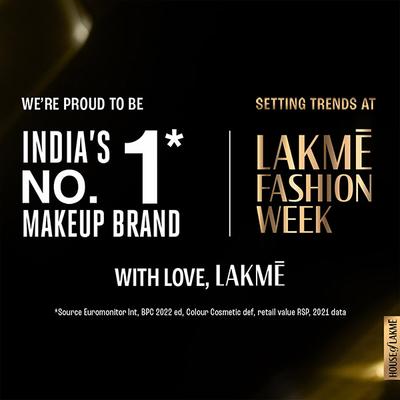 Lakme FOREVER MATTE FOUNDATION for Superior Coverage, Vit E, lightweight & water-resist Pearl, 27ml - Foundation