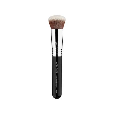 Sigma Beauty F82 Round Kabuki 1's - Face Brush
