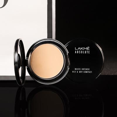 Lakme Xtraordin-airy Compact, 2 In 1 Compact + Foundation, Lightweight, SPF17, Rose Fair, 9 gm - Compact Powder