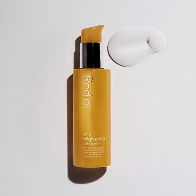 Rodial Vit C Brightening Cleanser with Glycolic Acid & Fruit AHAs for Youthful Glow & Tightens Pores 135 ml - Face Washes