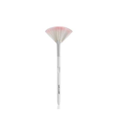 Wet N Wild Makeup Brush - Fan Brush 1's - Face Brush